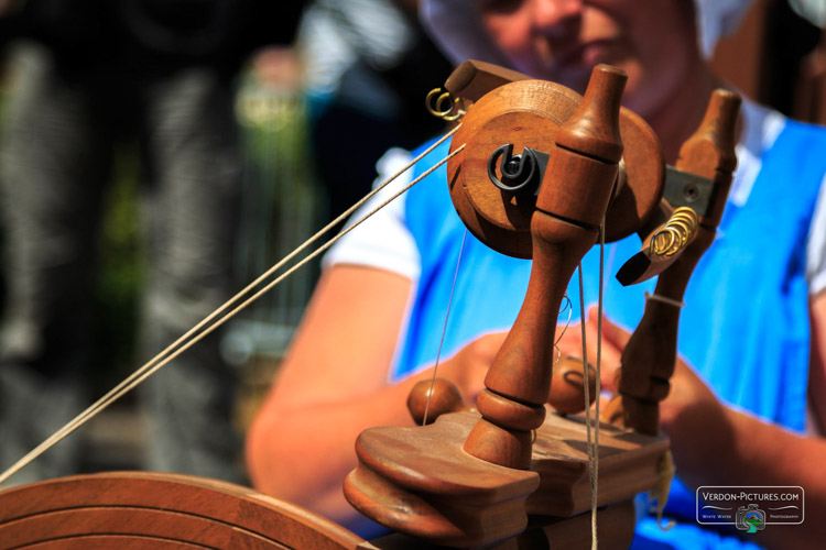 photo metier tisser castellane fete transhumance verdon